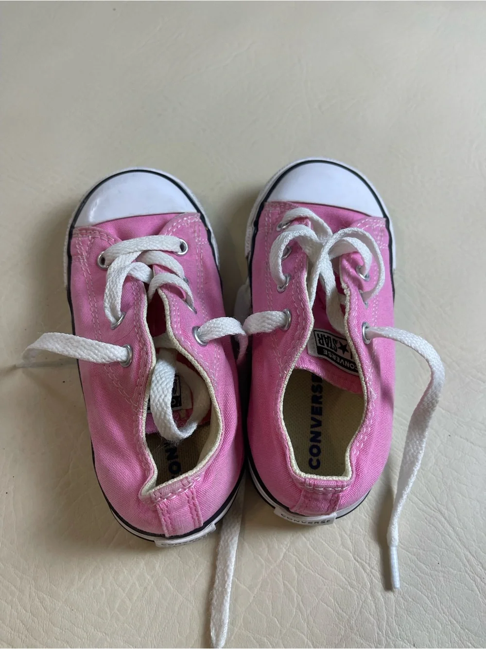 Kids pink low top converse toddler 9